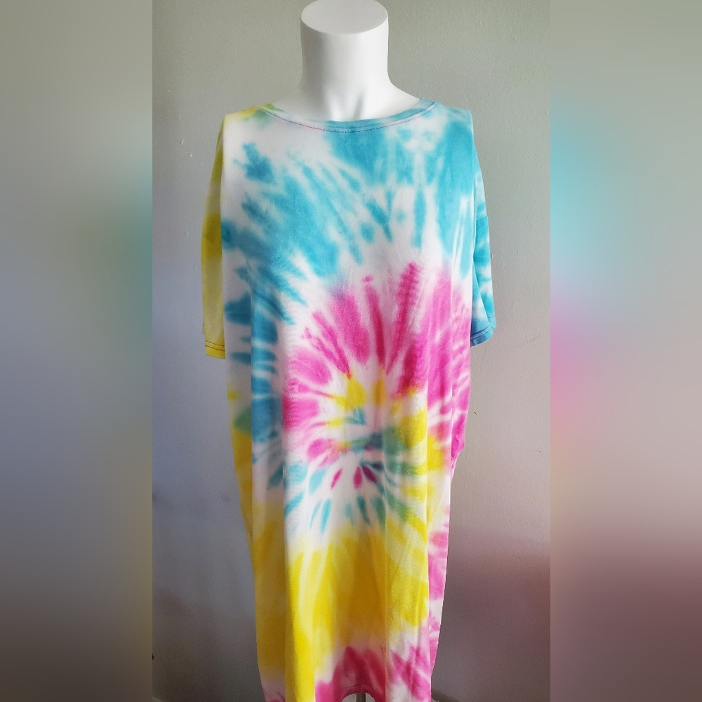 BP. -size M- TSHIRT DRESS - TIE DYE PRINT